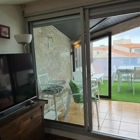 Cap D'agde : 3p Duplex Confort Avec Piscine Et Parking - Fr-1-749-12 * Агд